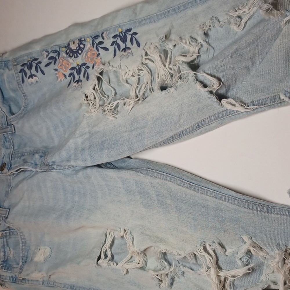 Hollister vintage sz9 boyfriend button fly distressed jeans embroidered flowers